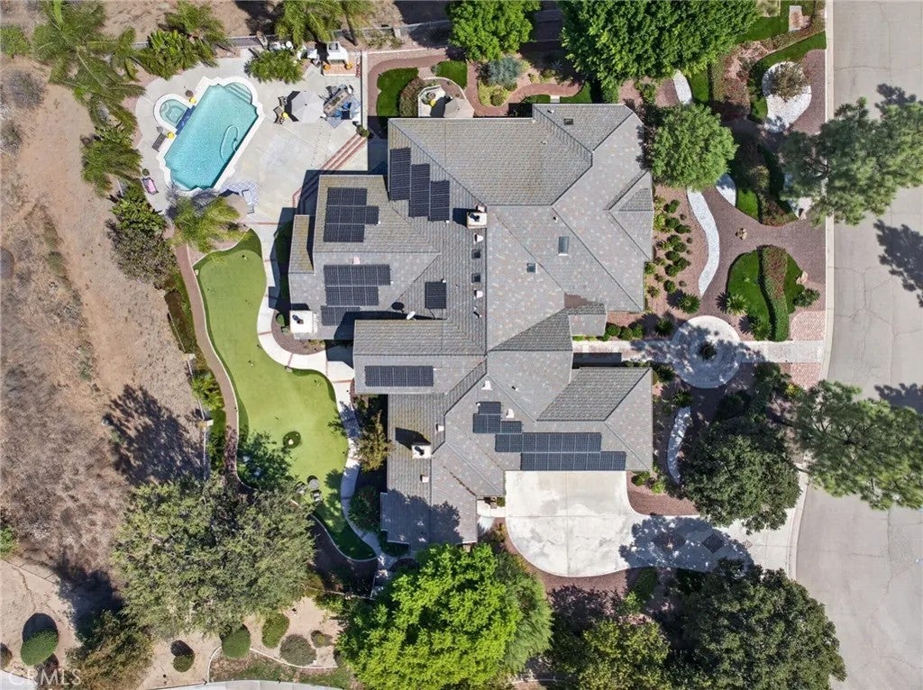 6872 Chartwell