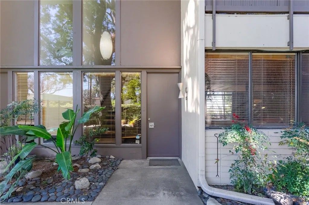 Photo of 395 Cliff Drive #105, Pasadena, CA 91107 (MLS # AR26060368)
