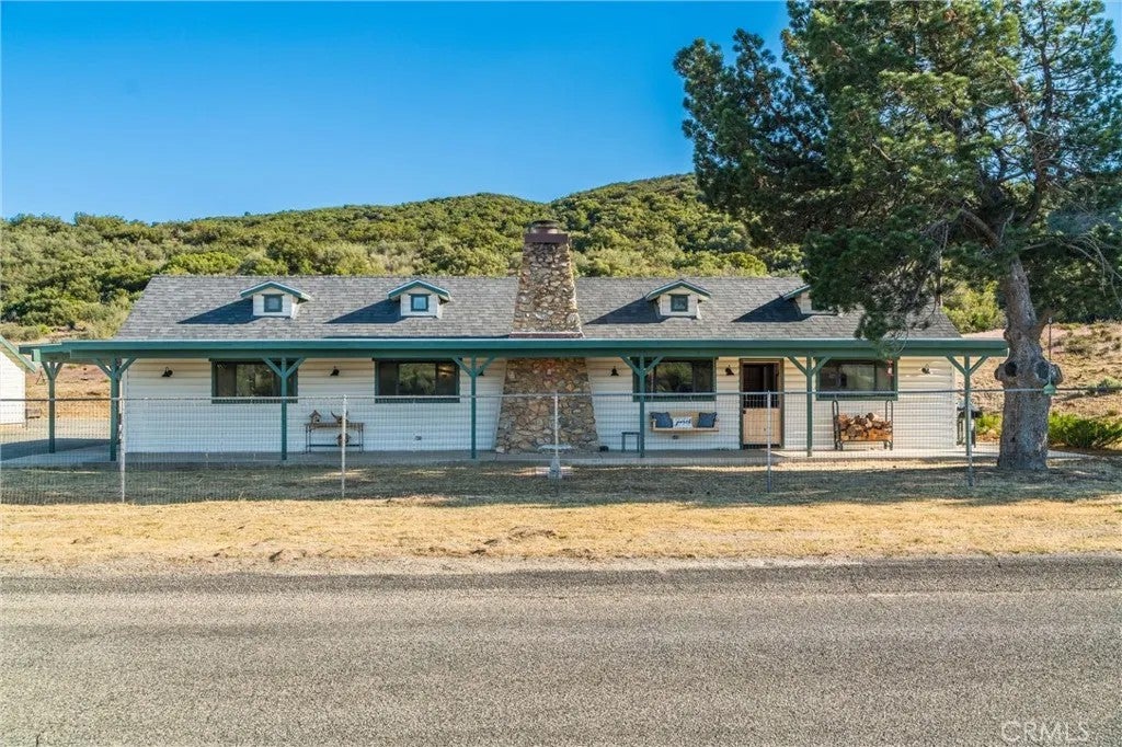 Photo of 60861 Burnt Valley Road, Anza, CA 92539 (MLS # SW26100666)