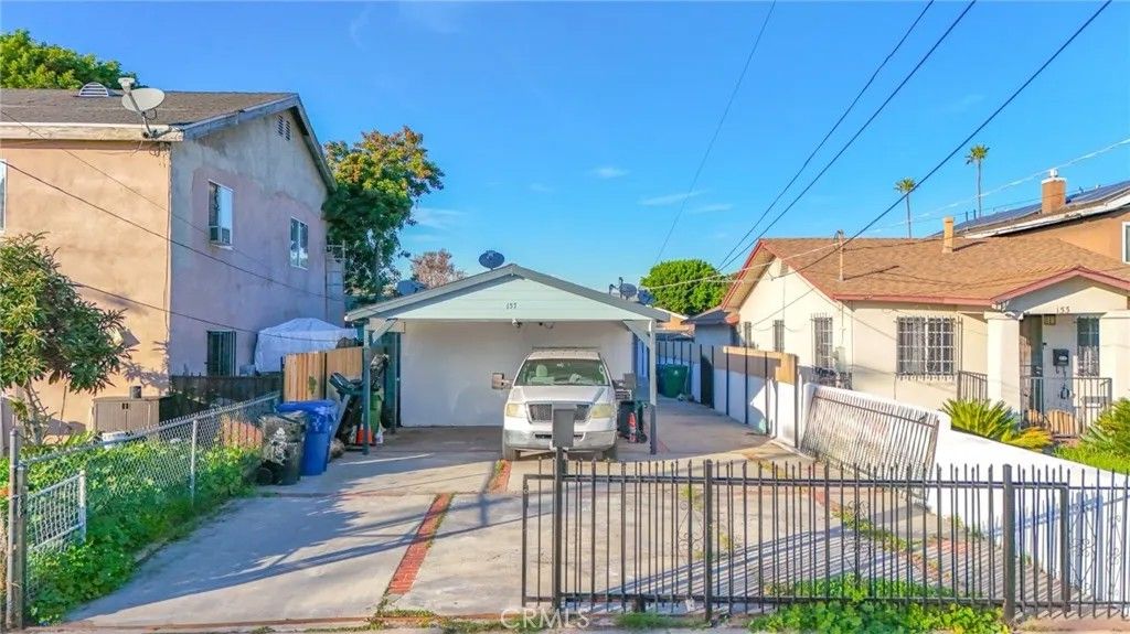 Photo of 155 W 103 Street, Los Angeles, CA 90003 (MLS # DW26009037)