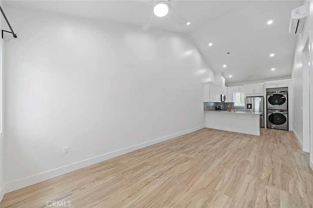 2618 Glendale