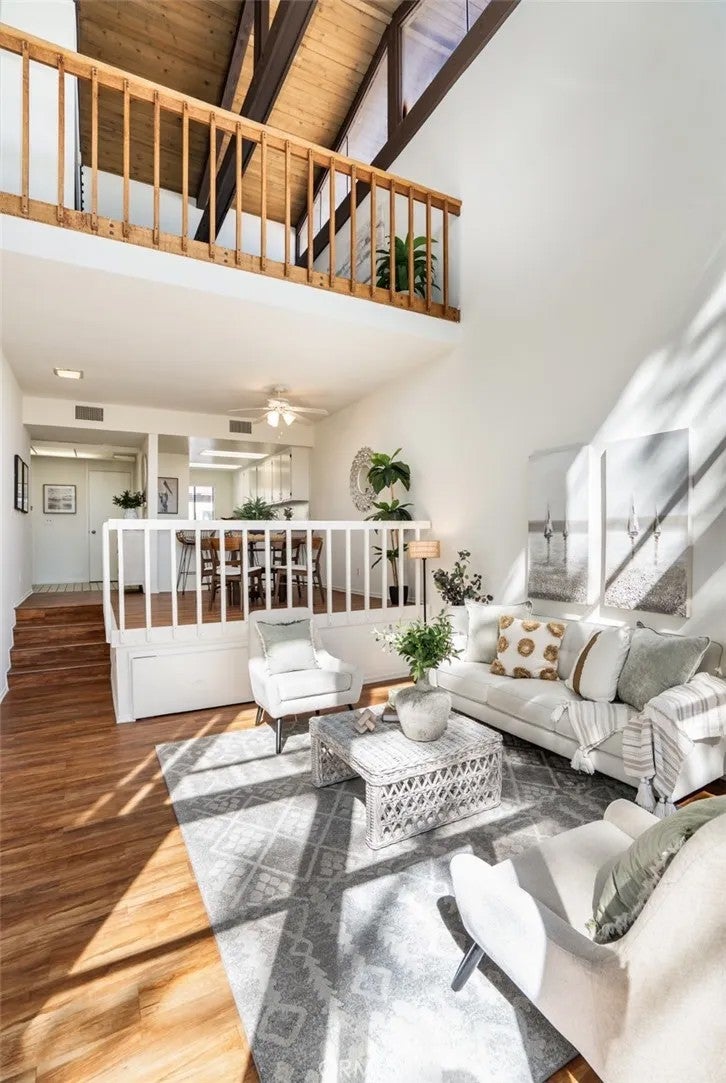 7316 N Marina Pacifica North