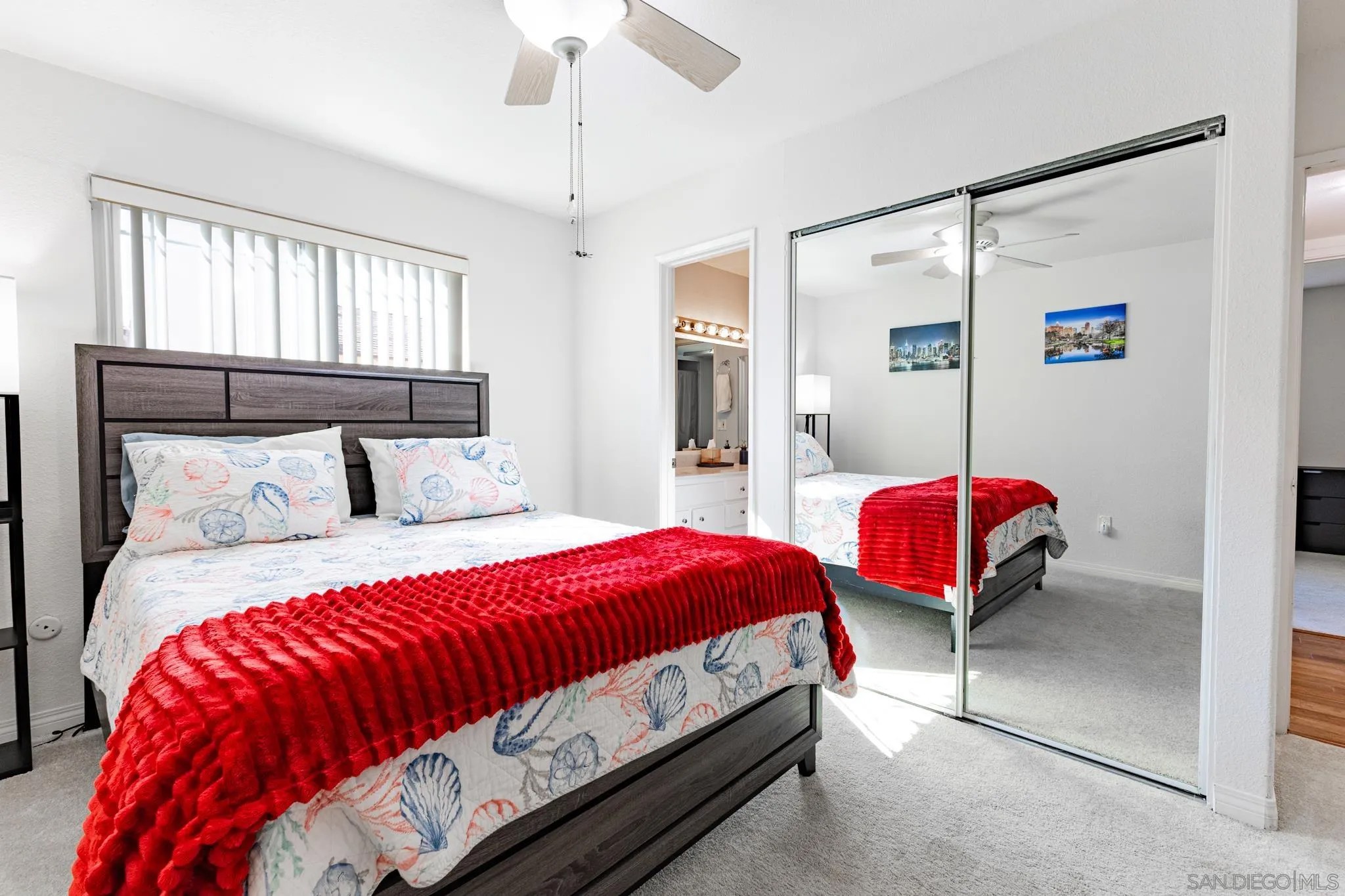 8128 Hillandale