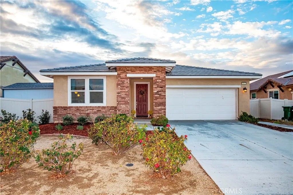 Photo of 44123 Pagoda Way, Lancaster, CA 93536 (MLS # SR25274253)