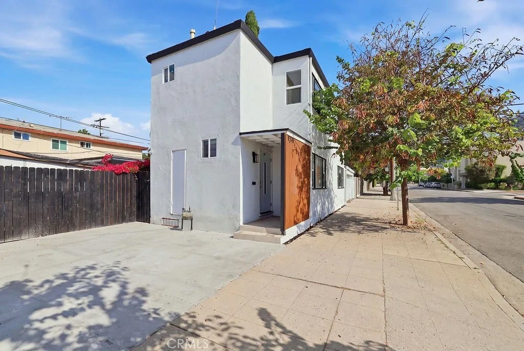 Photo of 1211 Cole Avenue, Hollywood, CA 90038 (MLS # GD26206924)
