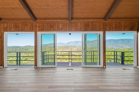 Photo of 27608 Cobb Ln, Valley Center, CA 92082 (MLS # 2600037)