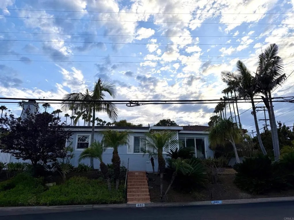 880 Tarento Drive
