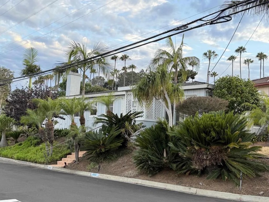 880 Tarento Drive