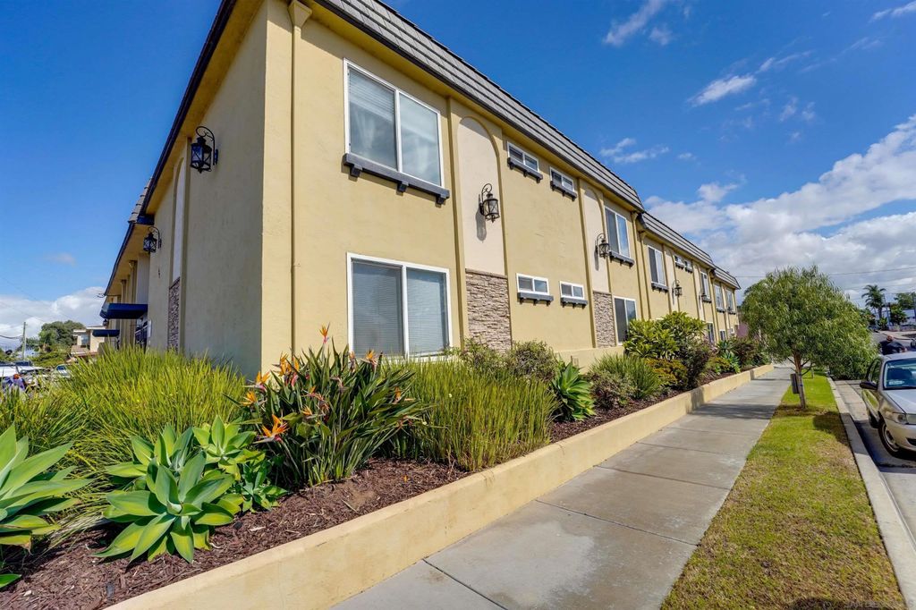 Photo of 589 11Th St #9, Imperial Beach, CA 91932 (MLS # 250042239)