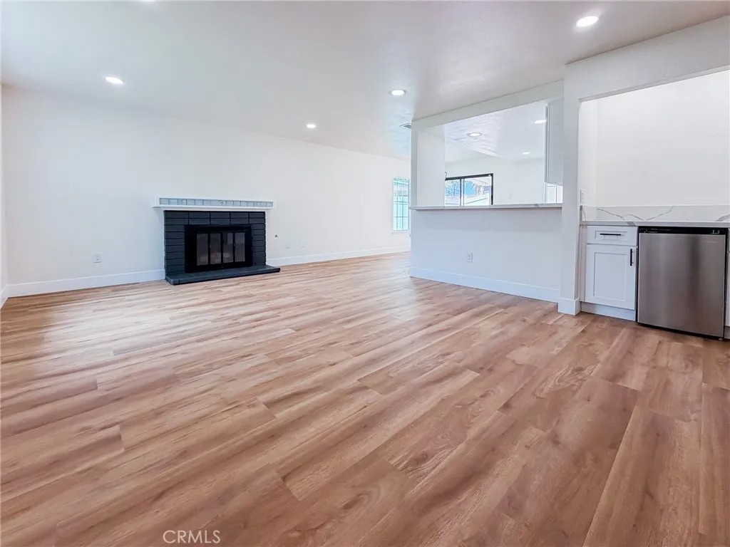 2127 Valleywood