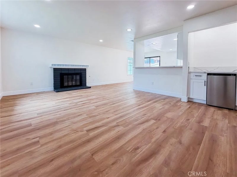 2127 Valleywood