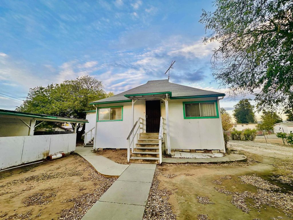 Photo of 108 9Th St, Ramona, CA 92065 (MLS # 250045804)