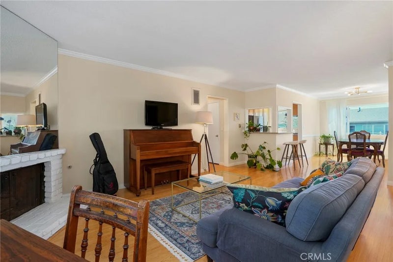 1240 Franklin Street 5