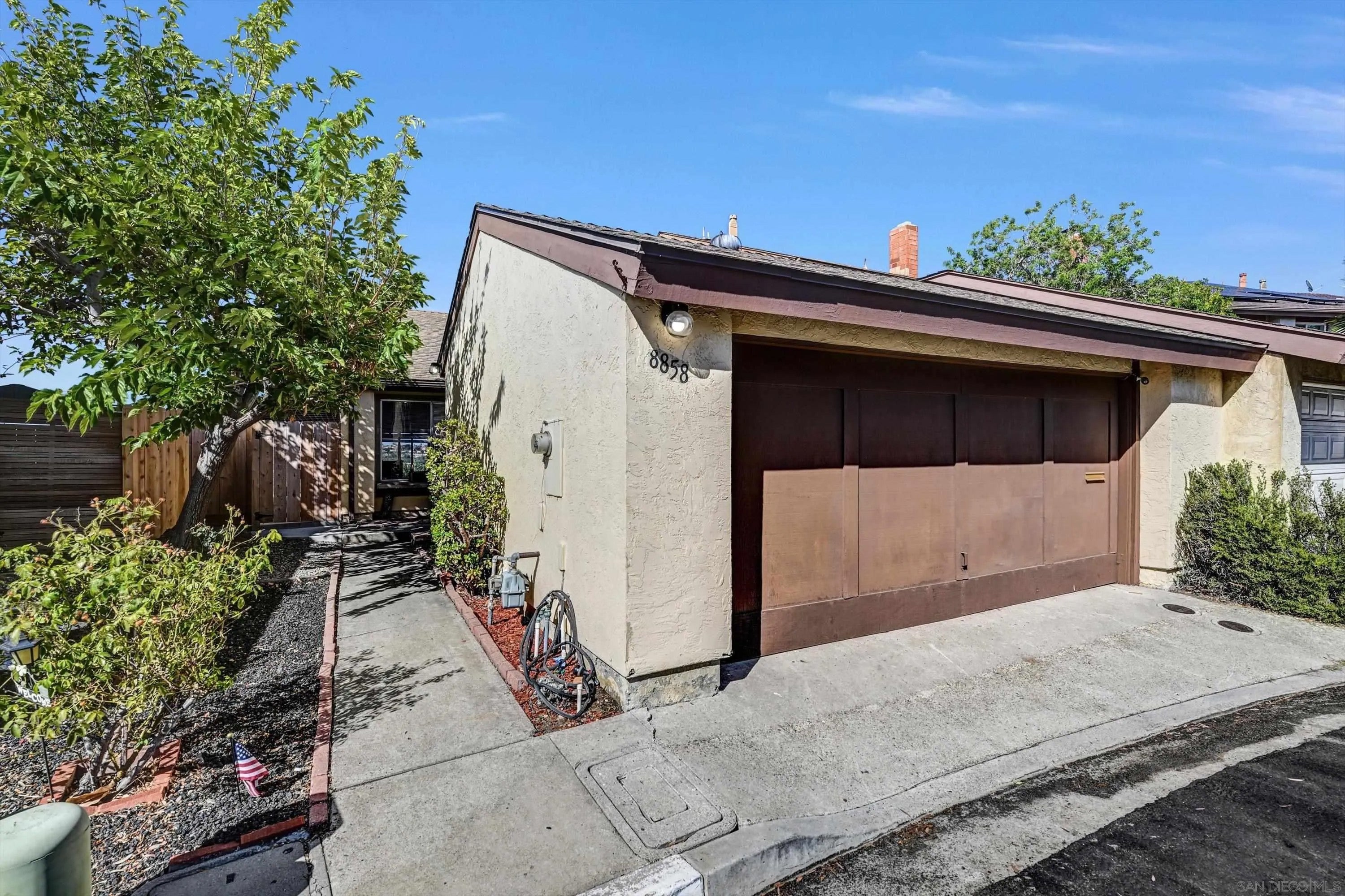8858 Capcano Rd