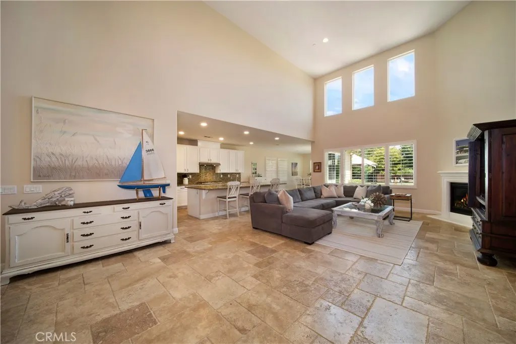 5572 Thoroughbred Street