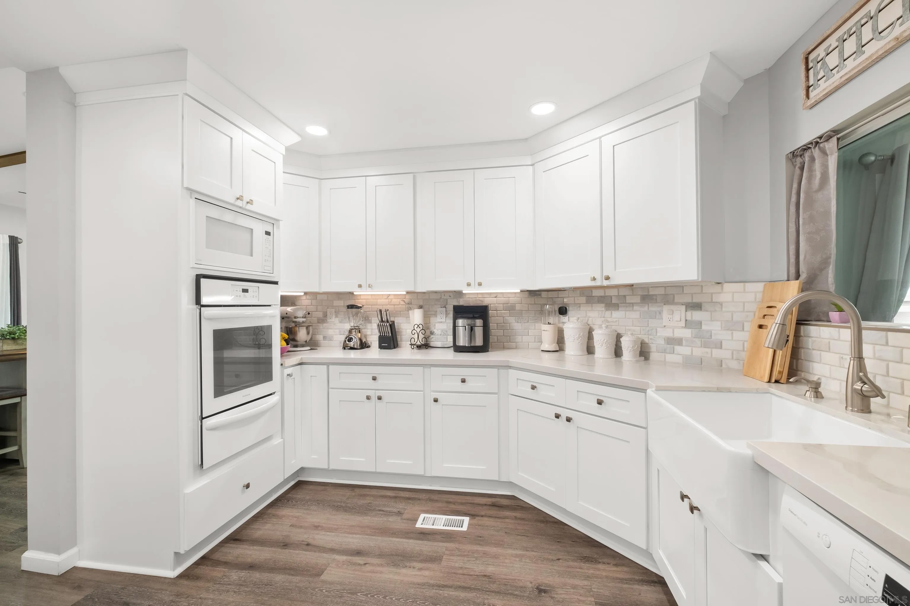 3340 Del Sol SPC 223