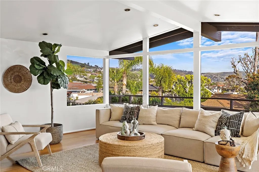 159 Crescent Bay Drive