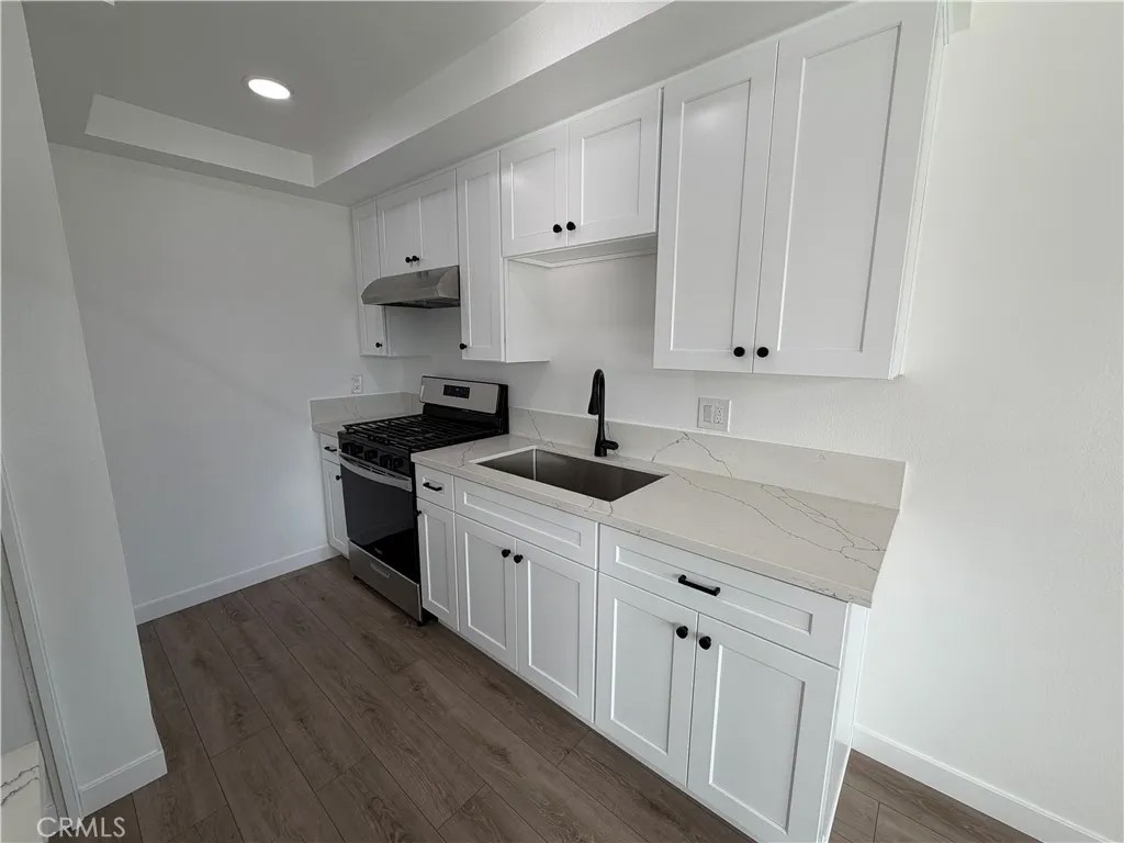 1400 W Warner Avenue 42