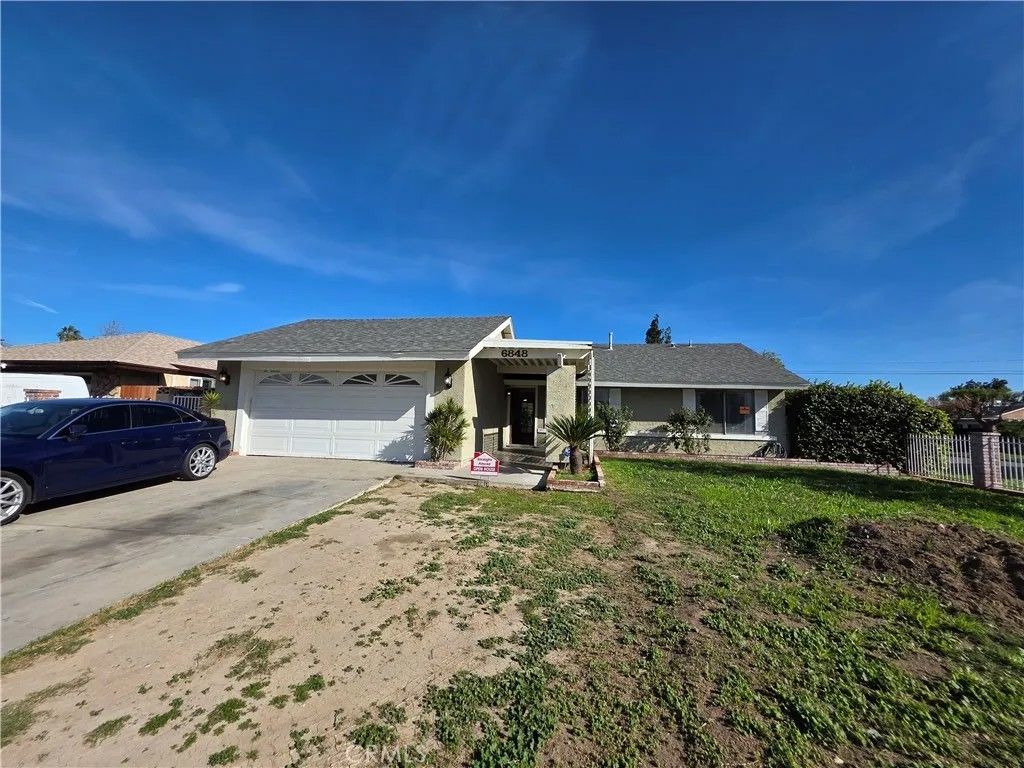 Photo of 6848 Holbrook Way, Riverside, CA 92504 (MLS # IV26010088)