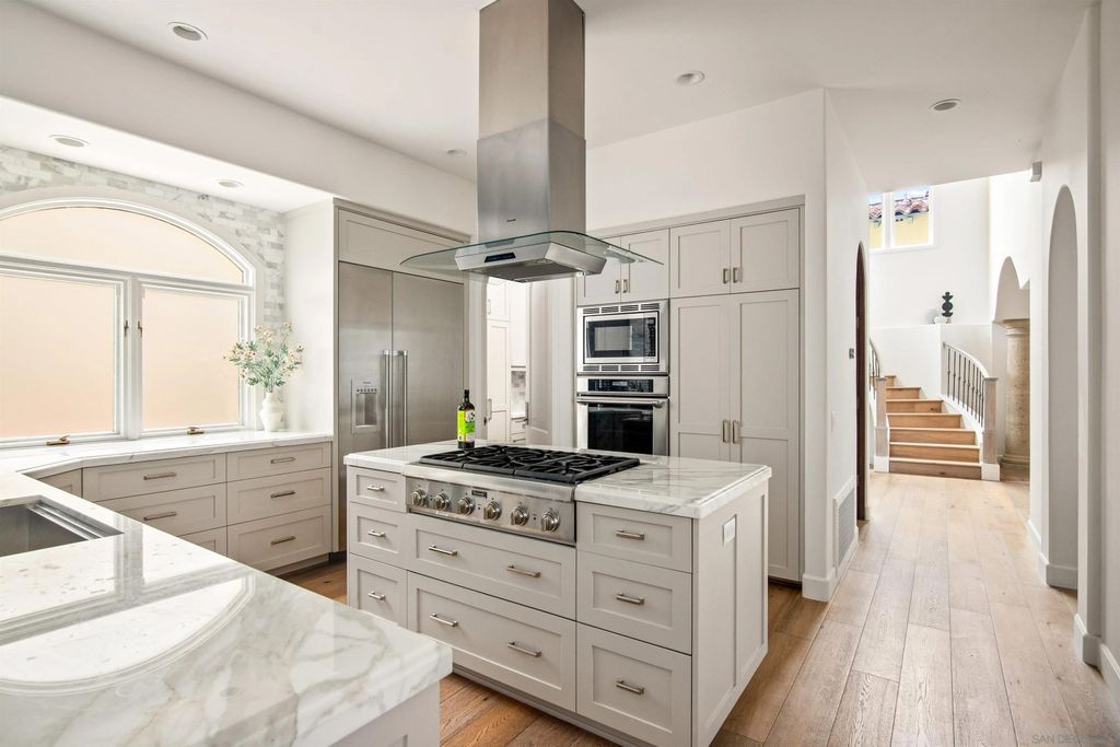 Photo of 7729 Ivanhoe Avenue, La Jolla, CA 92037 (MLS # 250040268)