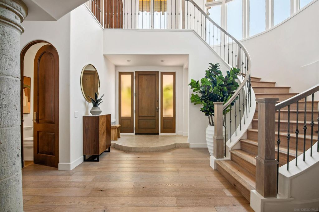 Photo of 7729 Ivanhoe Avenue, La Jolla, CA 92037 (MLS # 250040268)