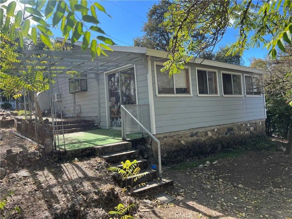 Photo of 15540 32nd Ave, Clearlake, CA 95422 (MLS # LC25269935)