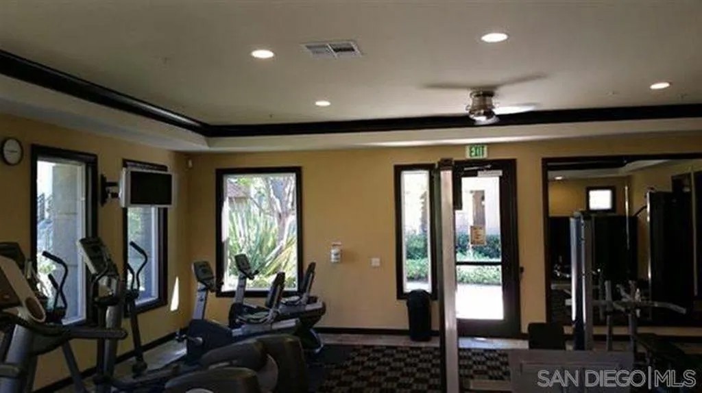 5076 Plaza Promenade