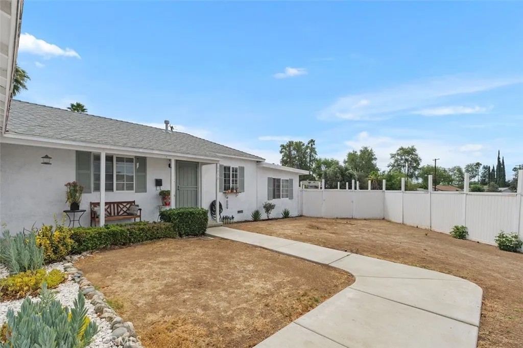 6050 Colonial