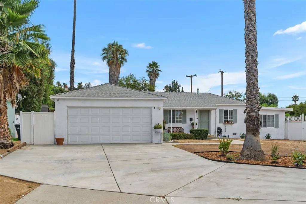 6050 Colonial