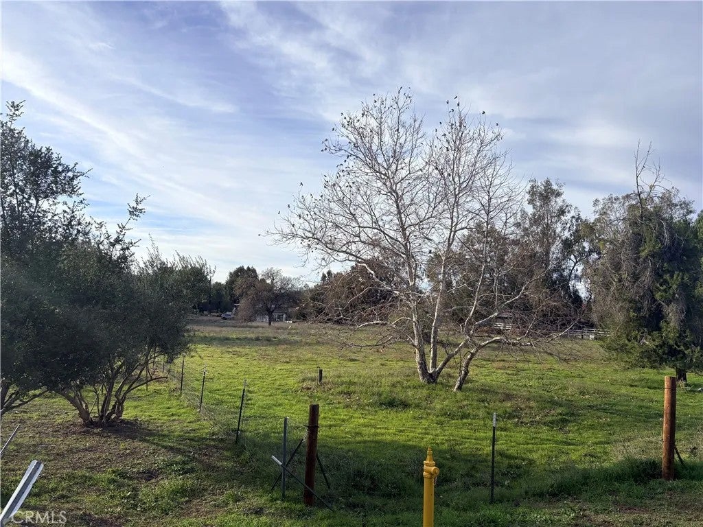 Photo of 33 Rodeo Rd, Lake Elsinore, CA 92530 (MLS # OC26020439)