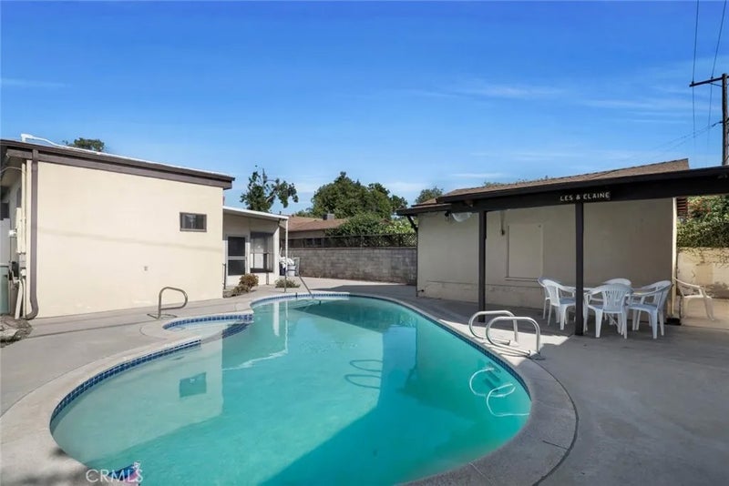 141 S Beachwood Drive