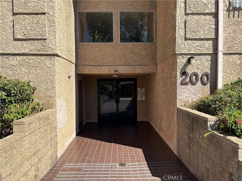 200 S Reno Street