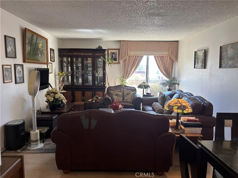 200 S Reno Street