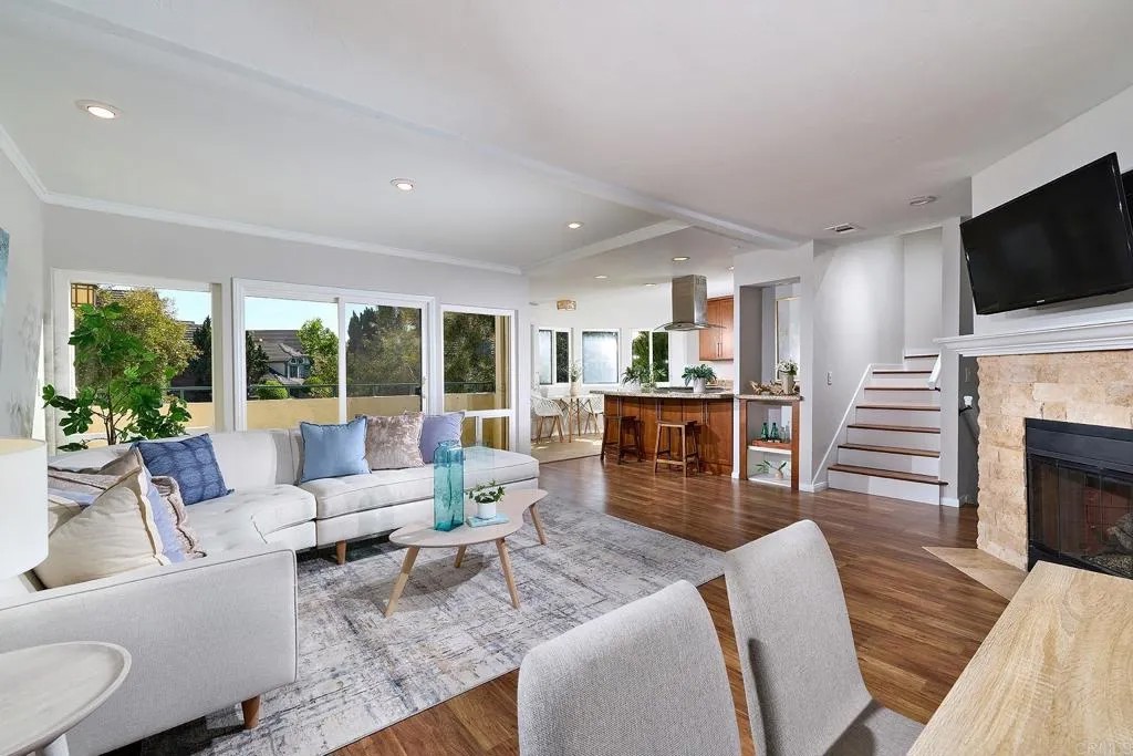 7304 Alicante Road 3