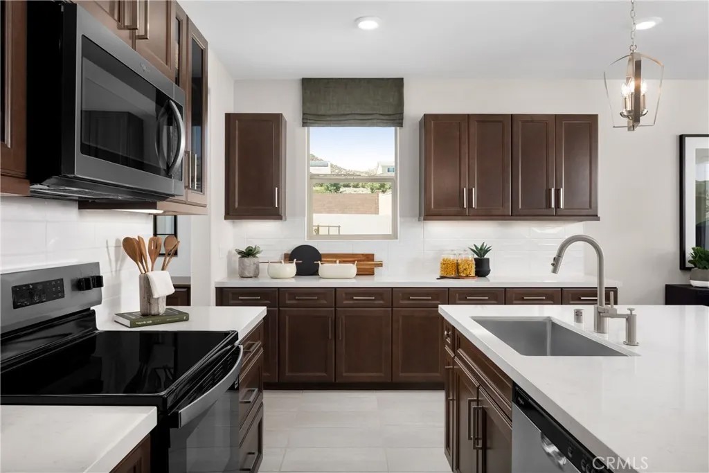 30637 Albifora Way