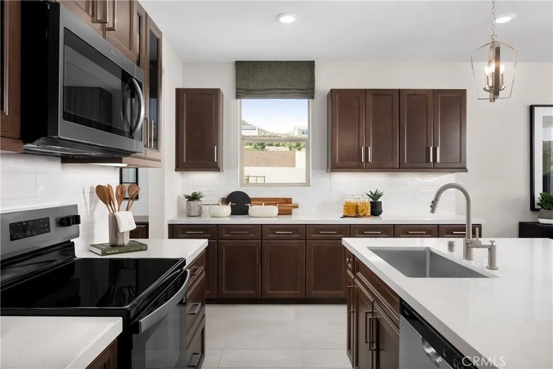 30637 Albifora Way