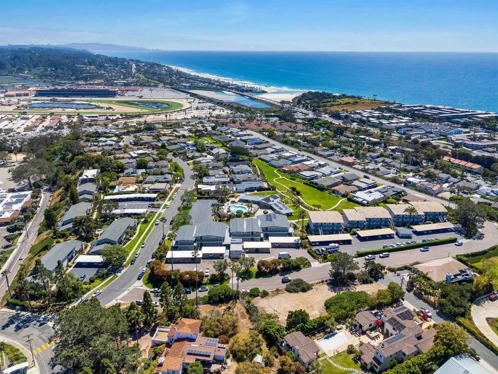 Photo of 634 E Solana Circle, Solana Beach, CA 92075 (MLS # NDP2604288)