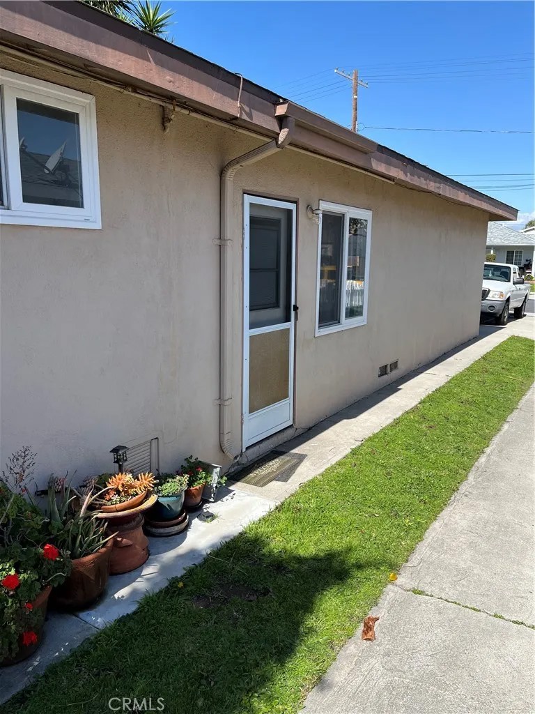 1442 W 220th Street