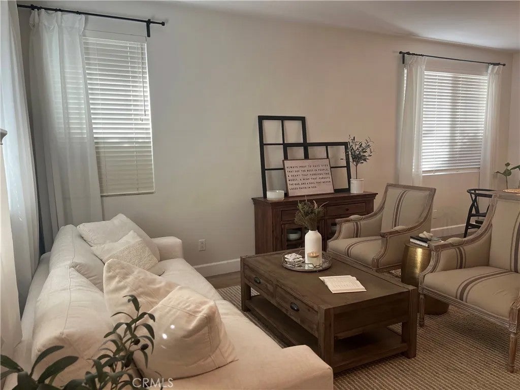 24392 Calle Estancia