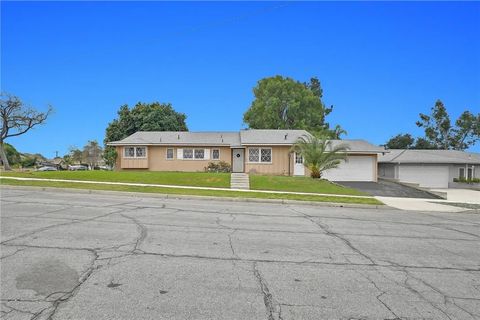 Photo of 1289 Grove Ave, Upland, CA 91786 (MLS # CV26018691)