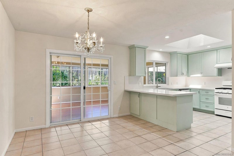 1132 S Rancho Santa Fe Rd