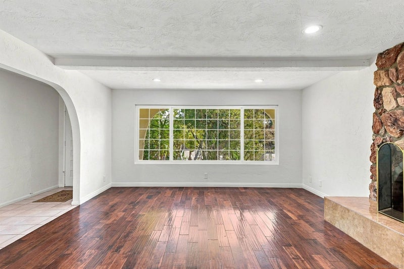 1132 S Rancho Santa Fe Rd
