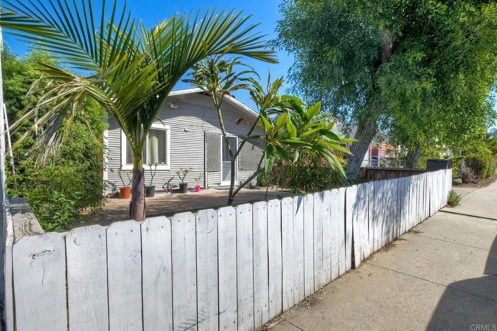 Photo of 412 W 9th Avenue, Escondido, CA 92025 (MLS # NDP2604424)