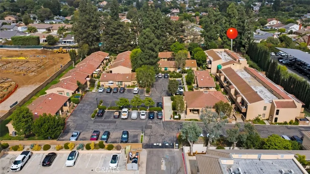 4782 Lakeview