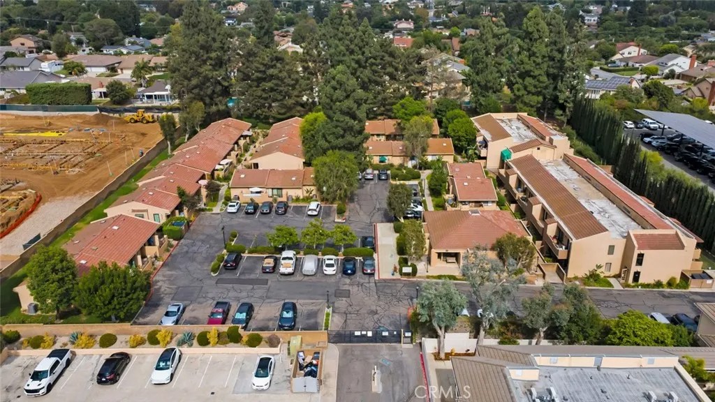 4782 Lakeview