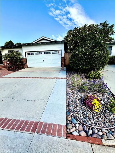 Tiny photo for 13827 Freiburg Street, Whittier, CA 90602 (MLS # CV25238186)