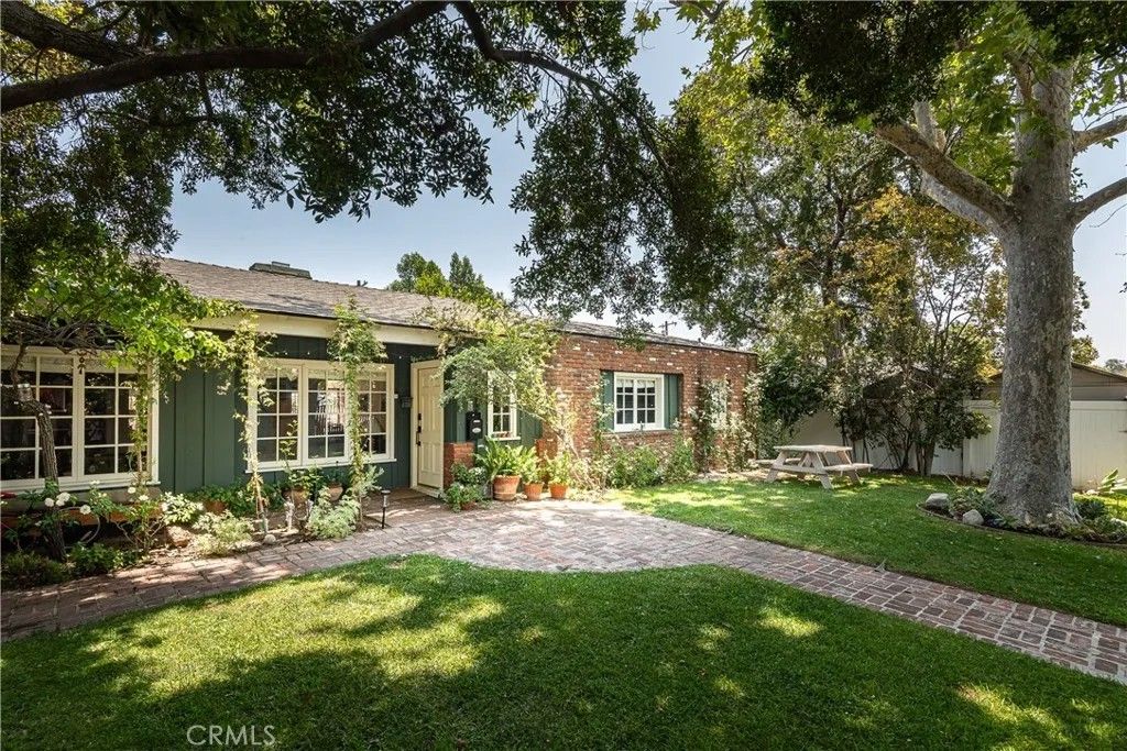 Photo of 5108 Strohm, North Hollywood, CA 91601 (MLS # GD26006500)