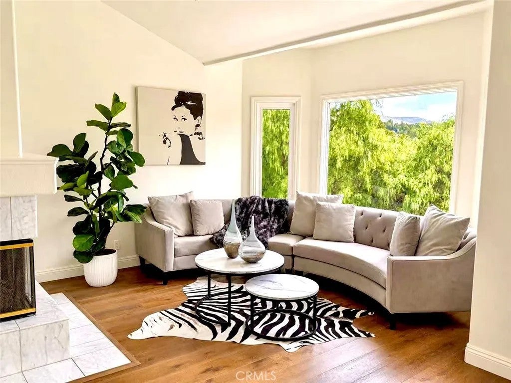 10 Skylark Way