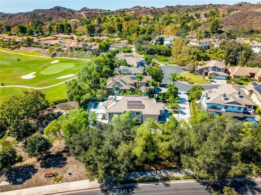 10 Skylark Way