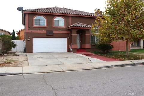 Photo of 5642 Lighthouse Ln, Palmdale, CA 93552 (MLS # SR25259532)